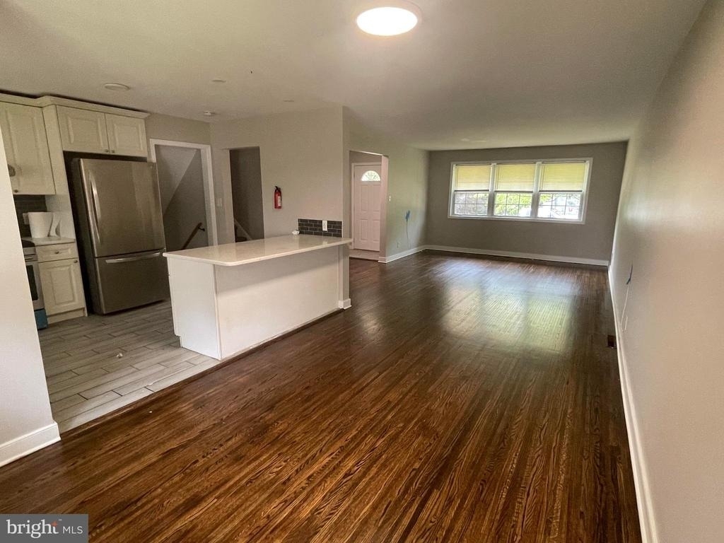 209 Maine Avenue - Photo 5