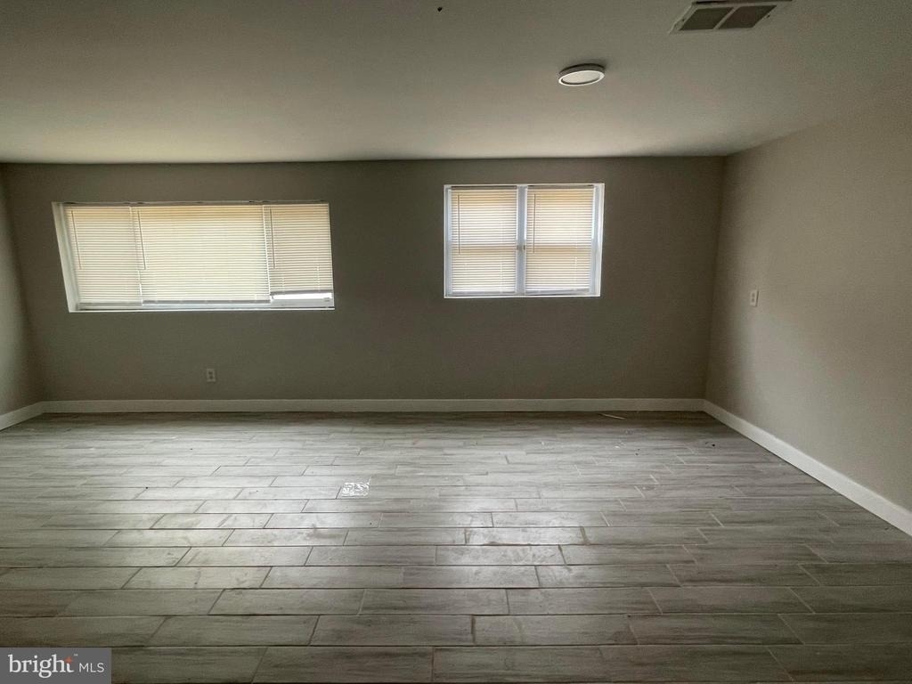 209 Maine Avenue - Photo 11