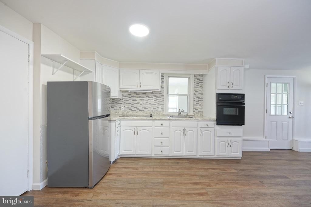 136 N Read Avenue - Photo 7