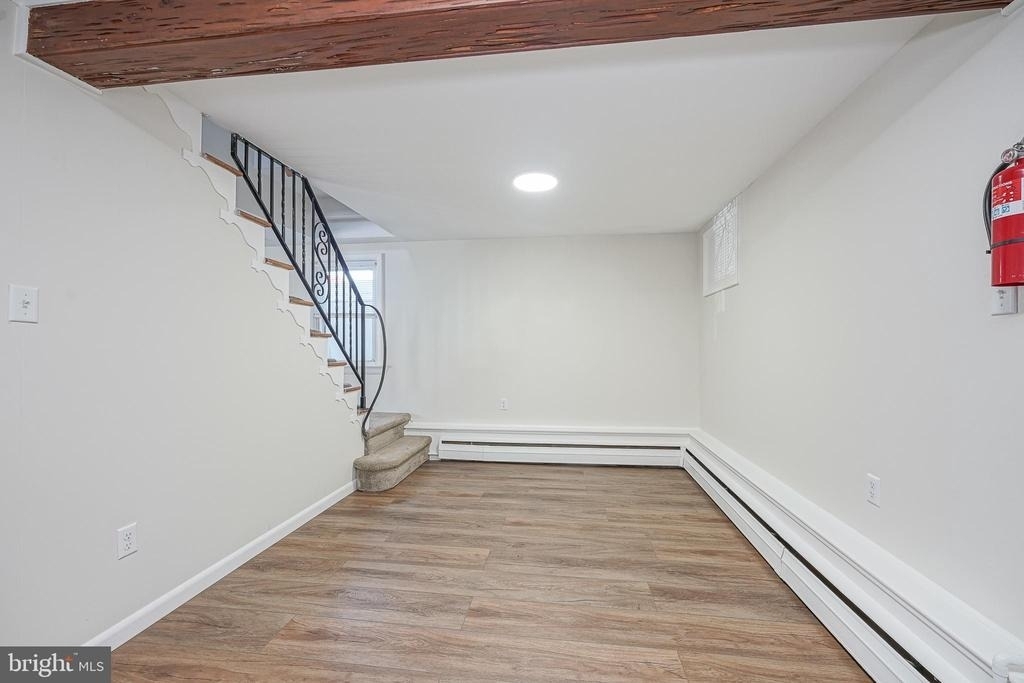136 N Read Avenue - Photo 8