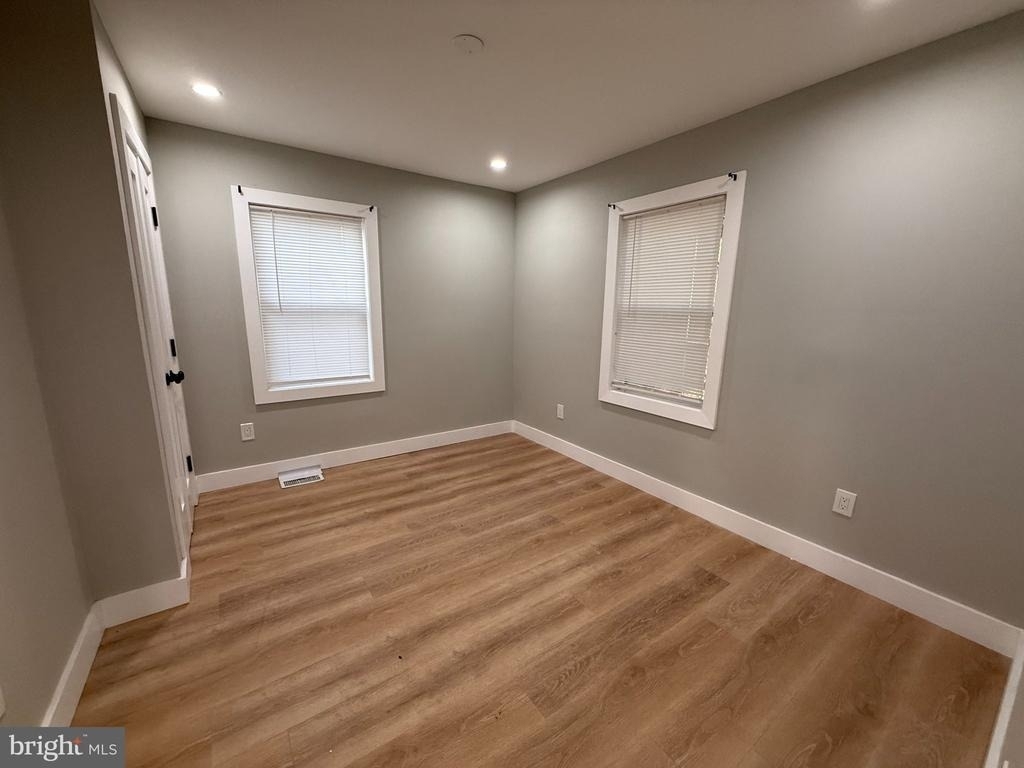 26 Oakland Street - Photo 12