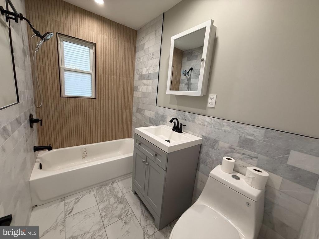 26 Oakland Street - Photo 10