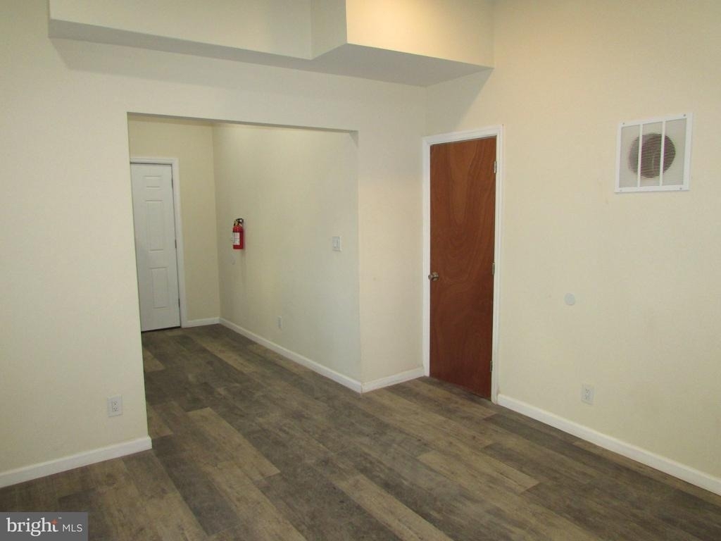 20 Pine Street - Photo 2