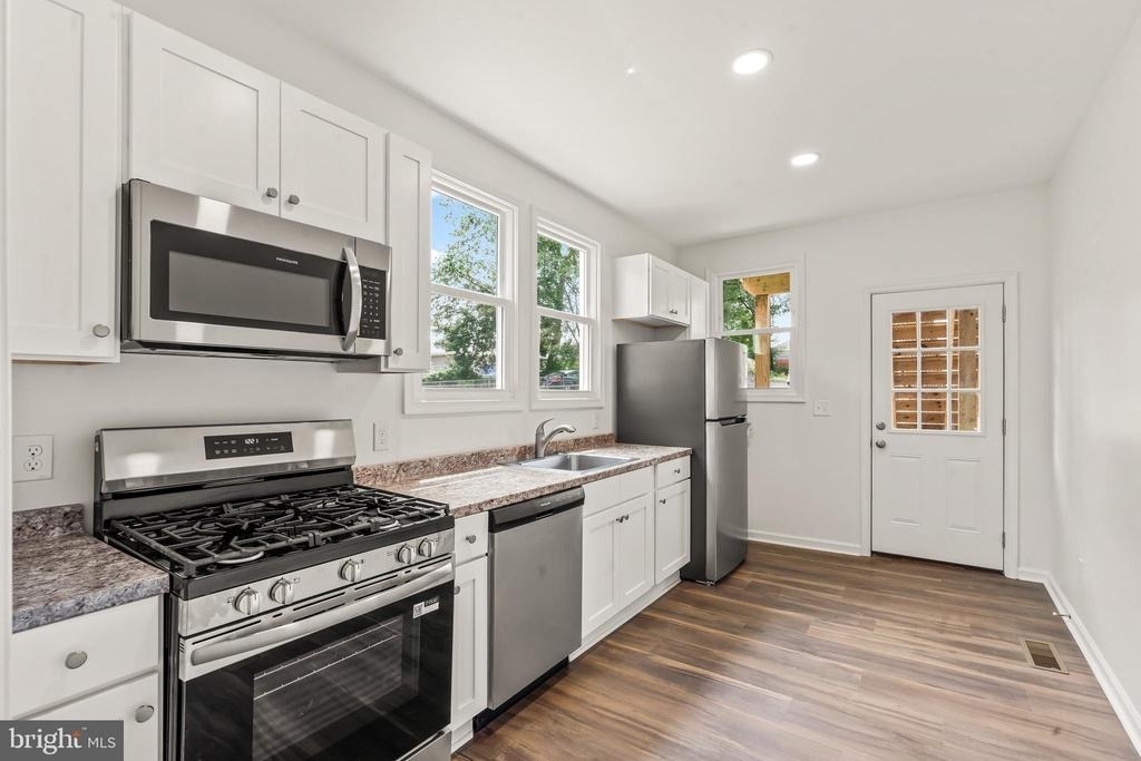 753 Apt A W Washington Street - Photo 21