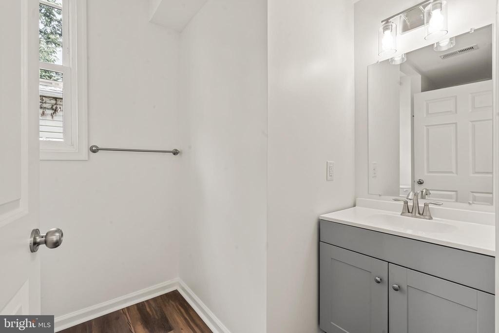 753 Apt A W Washington Street - Photo 17
