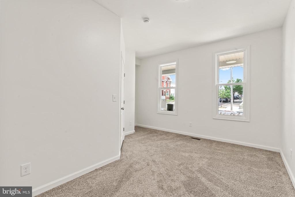 753 Apt A W Washington Street - Photo 11