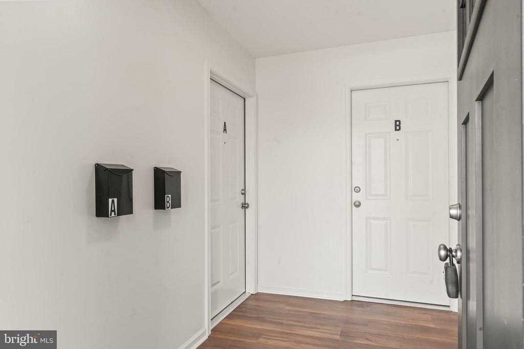 753 Apt A W Washington Street - Photo 8