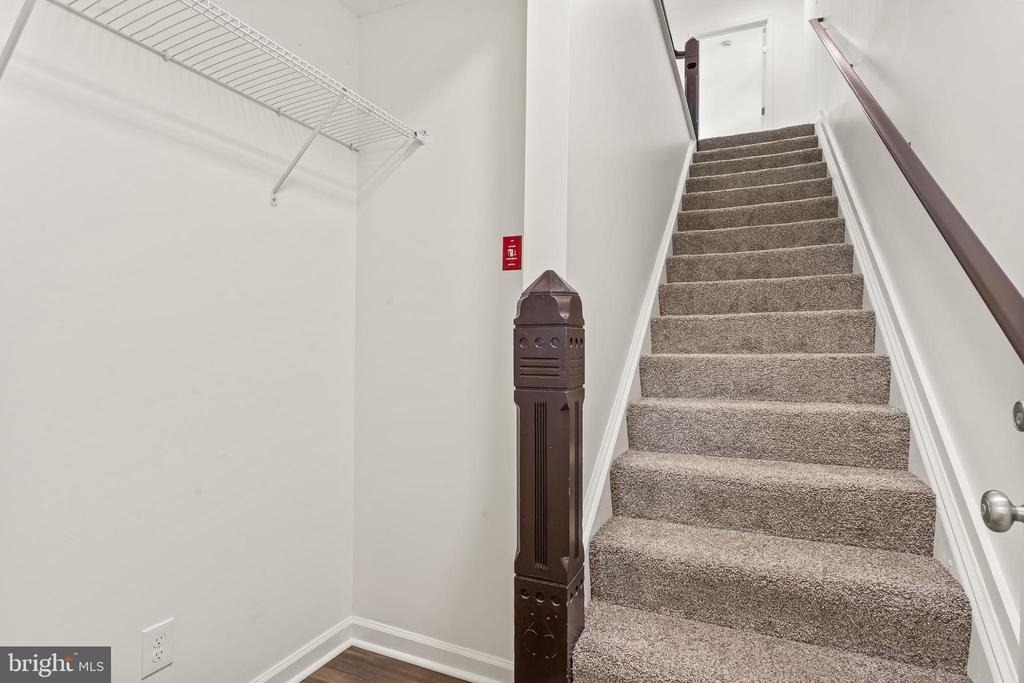 753 Apt B W Washington Street - Photo 7