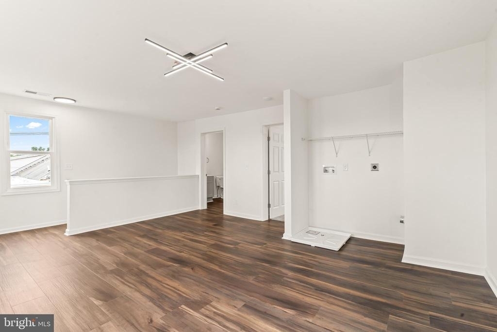 753 Apt B W Washington Street - Photo 24