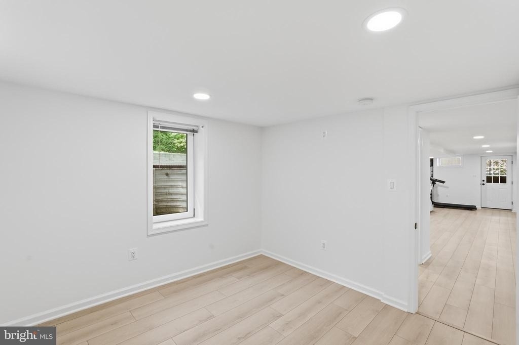1921 Ruatan Street - Photo 12