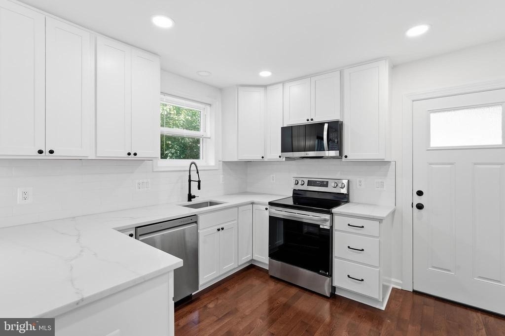 1921 Ruatan Street - Photo 4