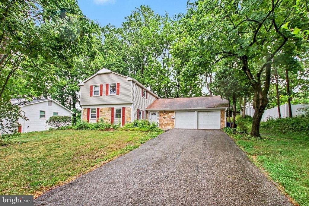 1405 Peachwood Lane - Photo 2