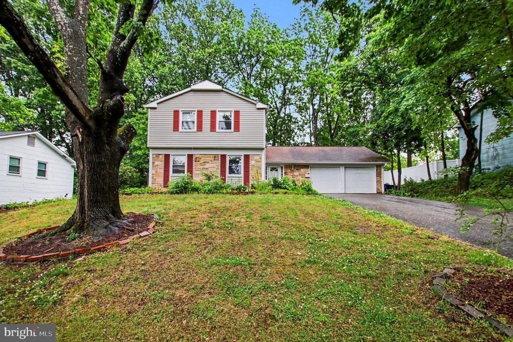 1405 Peachwood Lane - Photo 1