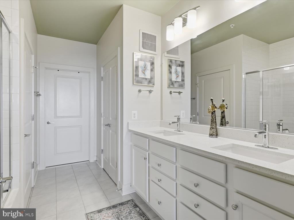 100 Saint Ives Place - Photo 10
