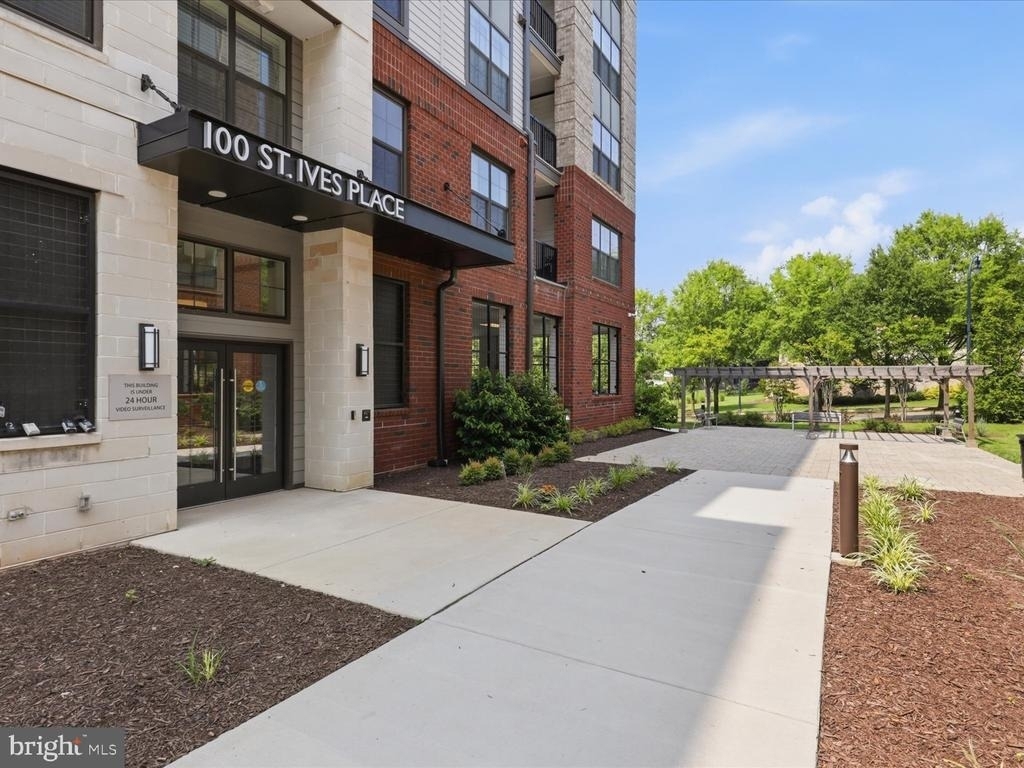 100 Saint Ives Place - Photo 19
