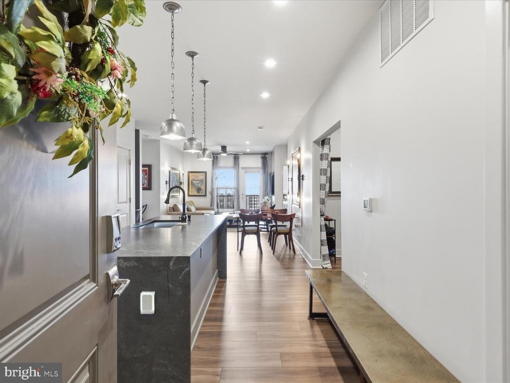 100 Saint Ives Place - Photo 0