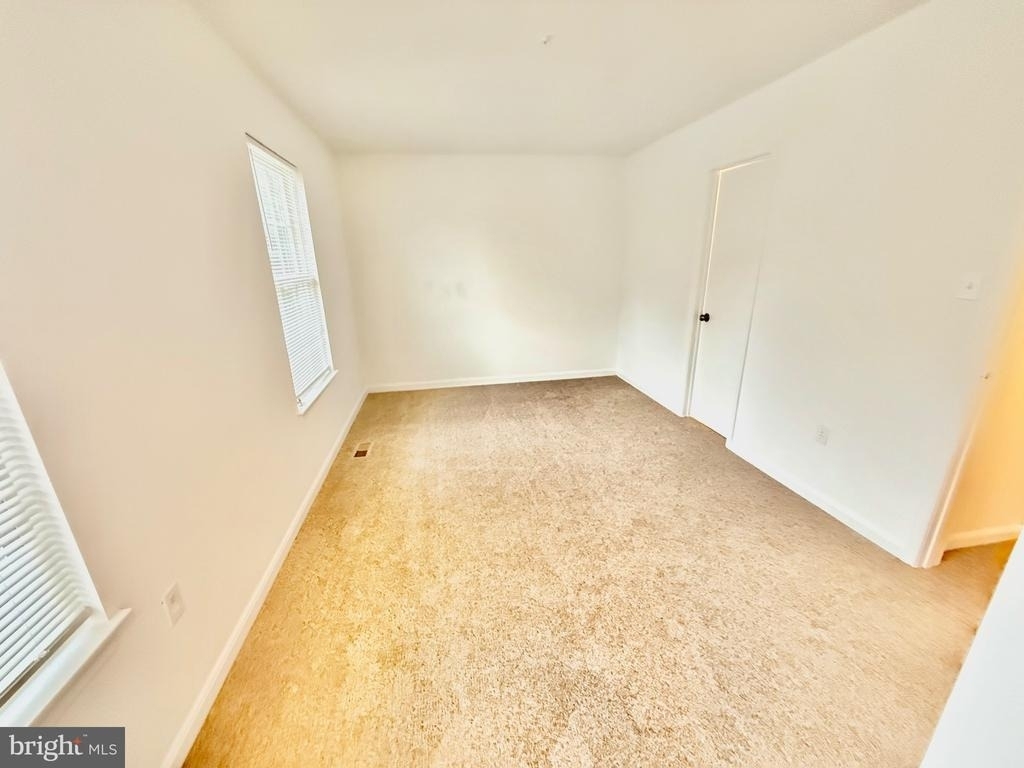 6001 Surrey Square Lane - Photo 21