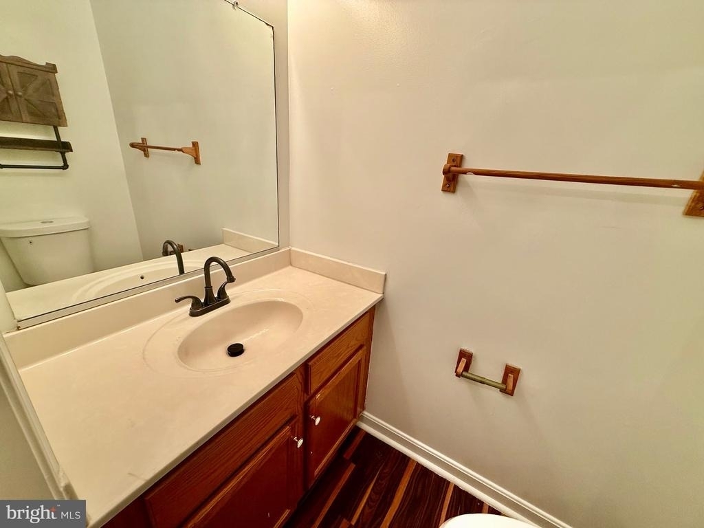 6001 Surrey Square Lane - Photo 16