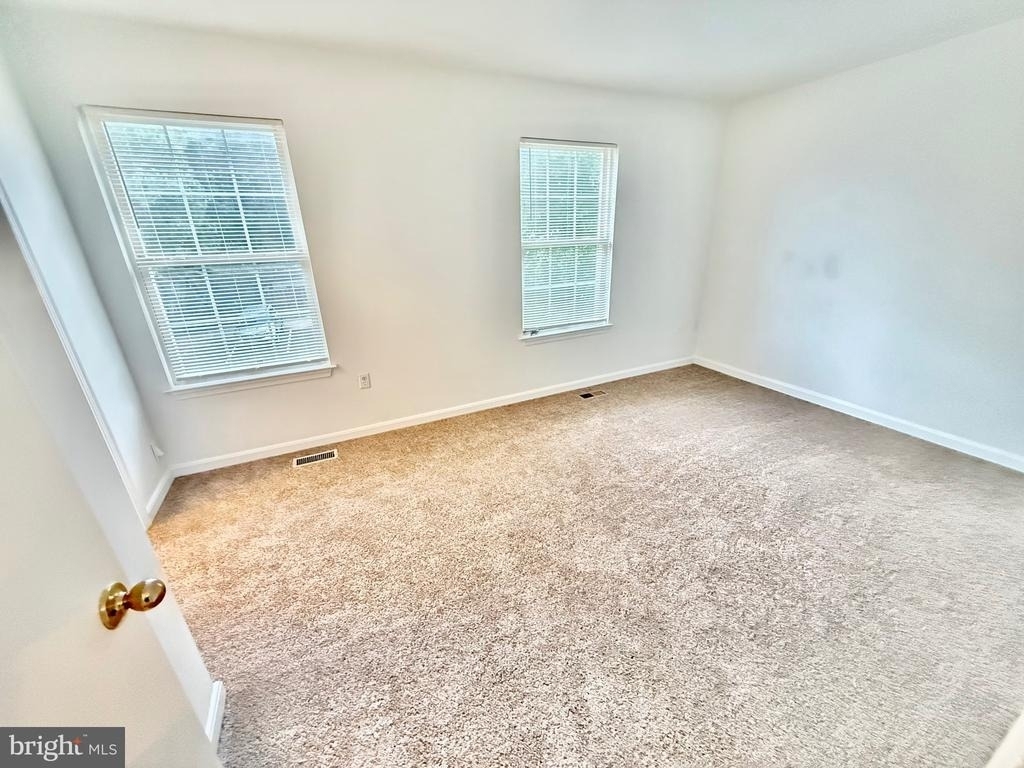 6001 Surrey Square Lane - Photo 20
