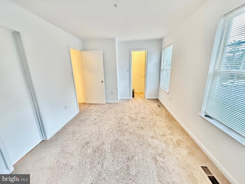 6001 Surrey Square Lane - Photo 18