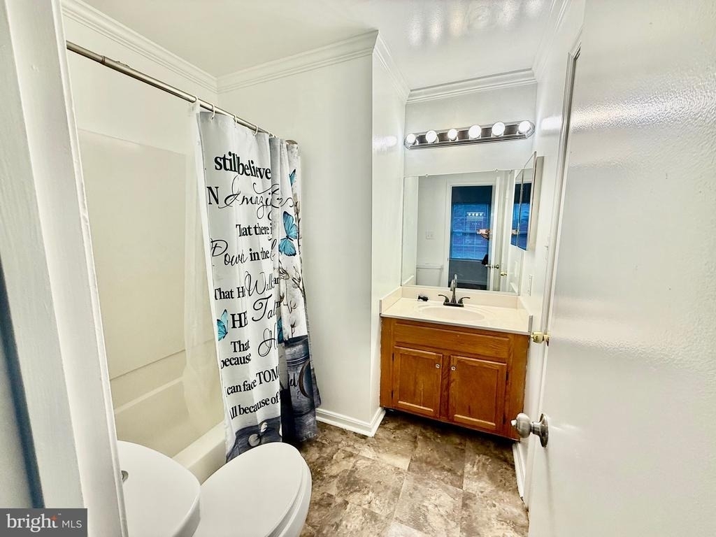 6001 Surrey Square Lane - Photo 24