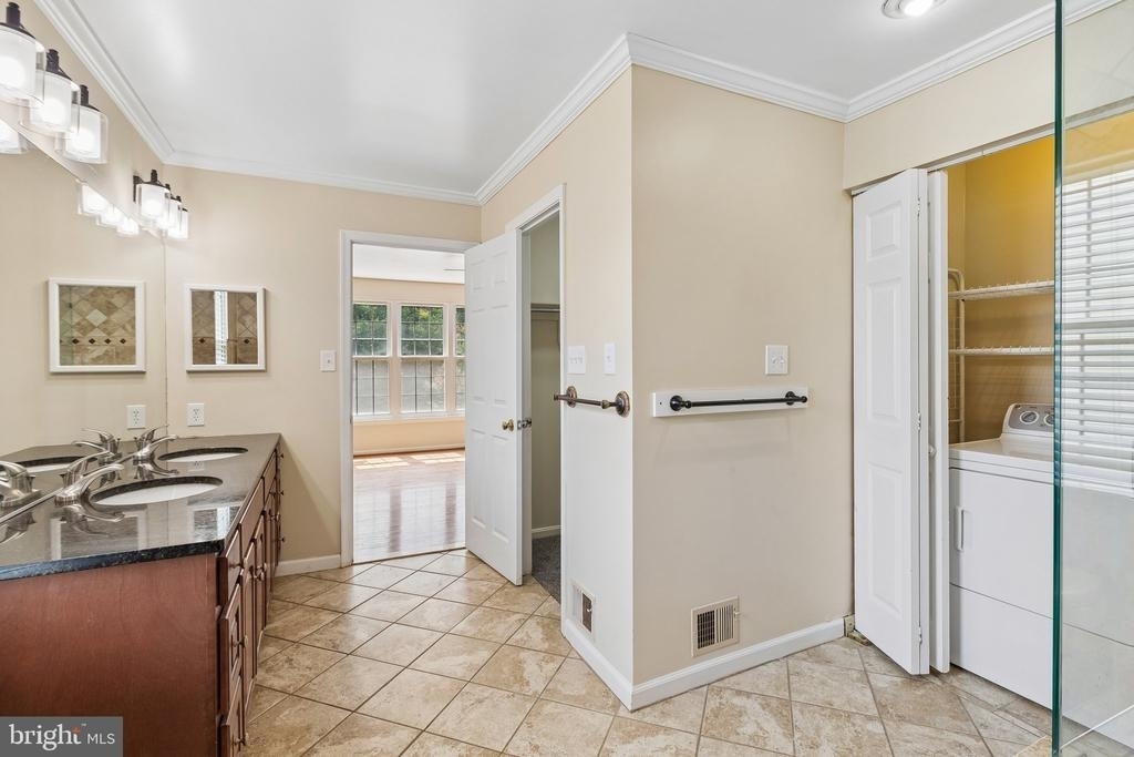 820 Chatsworth Drive - Photo 8