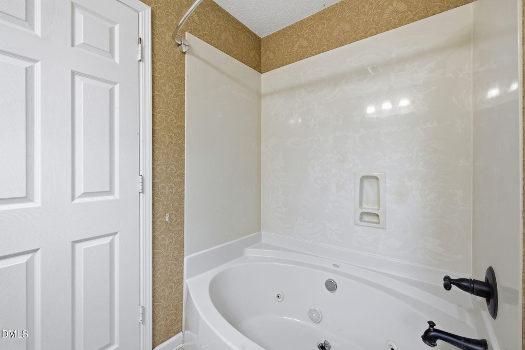 2944 Glade Aster Court - Photo 32
