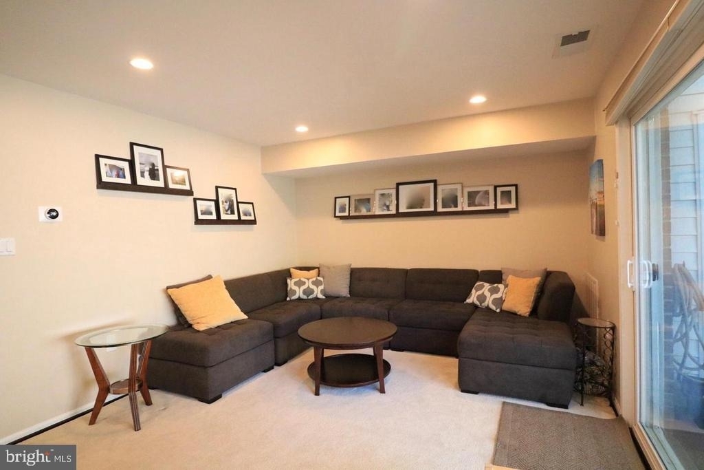 748 Azalea Drive - Photo 3