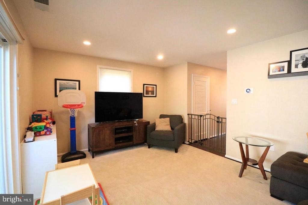 748 Azalea Drive - Photo 4