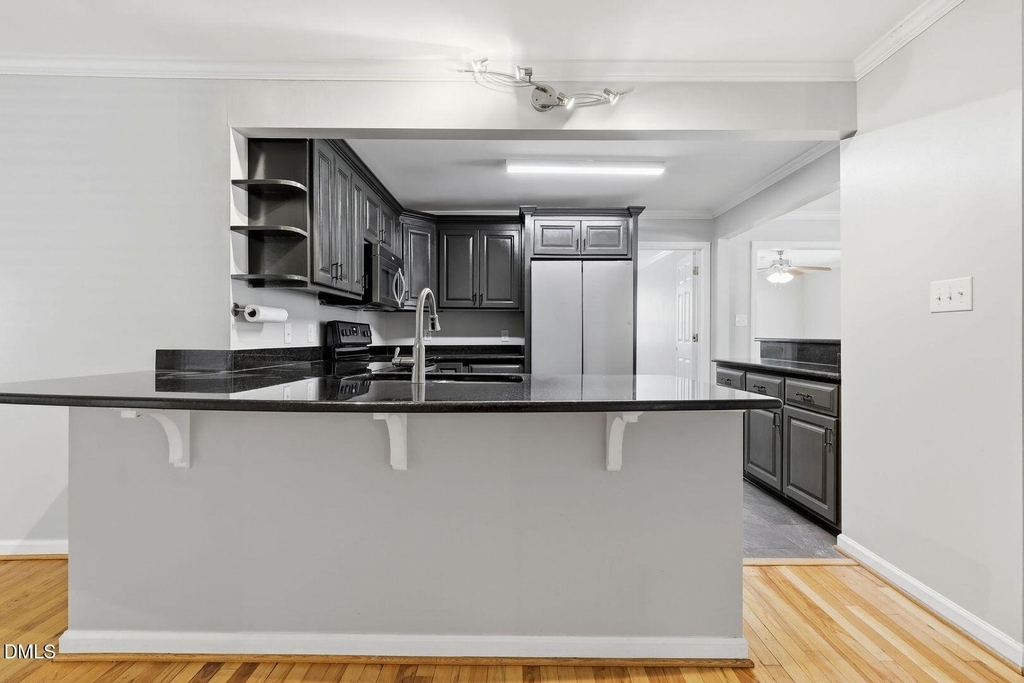 301 N 9th - Photo 12