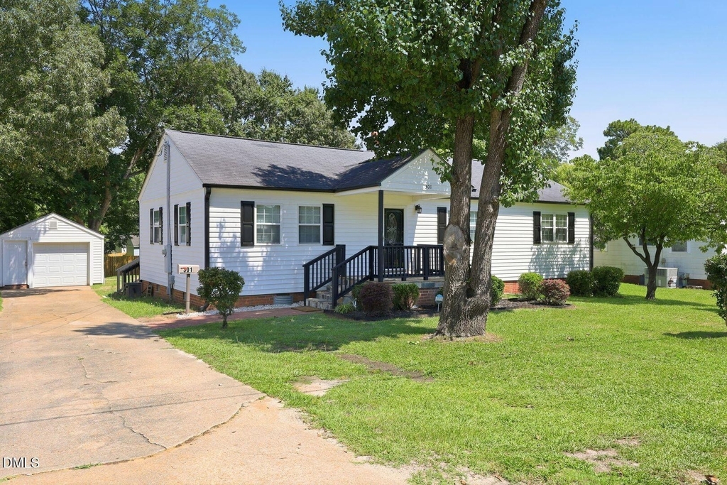 301 N 9th - Photo 1