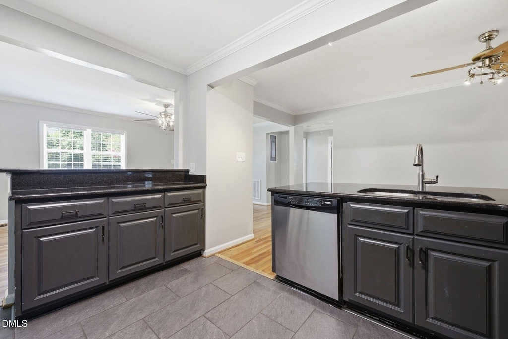 301 N 9th - Photo 10