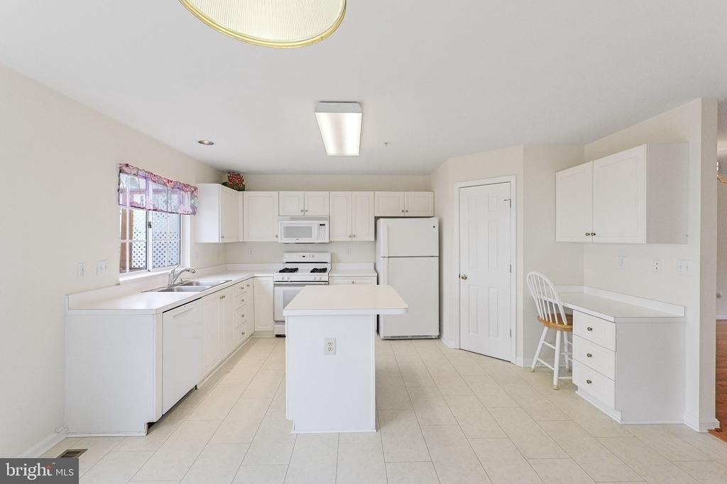 2209 Bear Valley Terrace - Photo 5