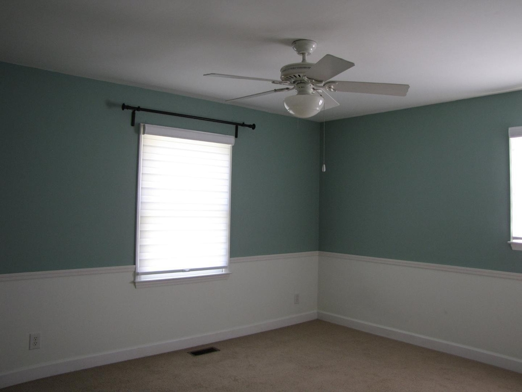 513 Chivalry Drive - Photo 12