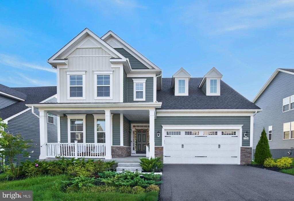 1124 Miller Farm Dr - Photo 0