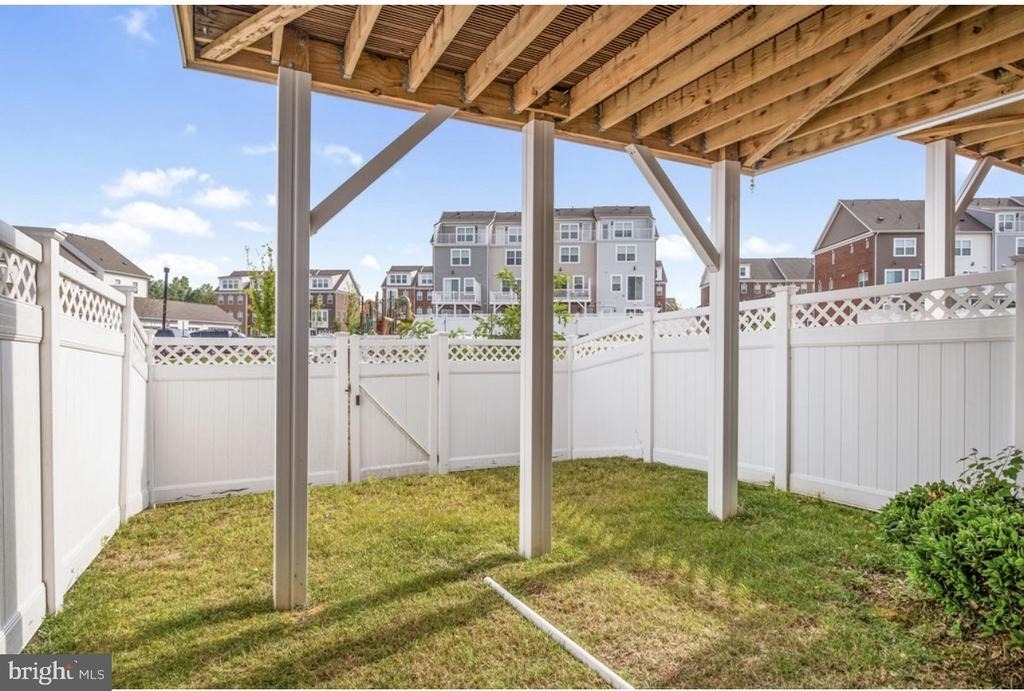 11687 Emily Dickinson Pl - Photo 32