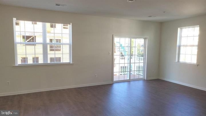 9360 Seney - Photo 2