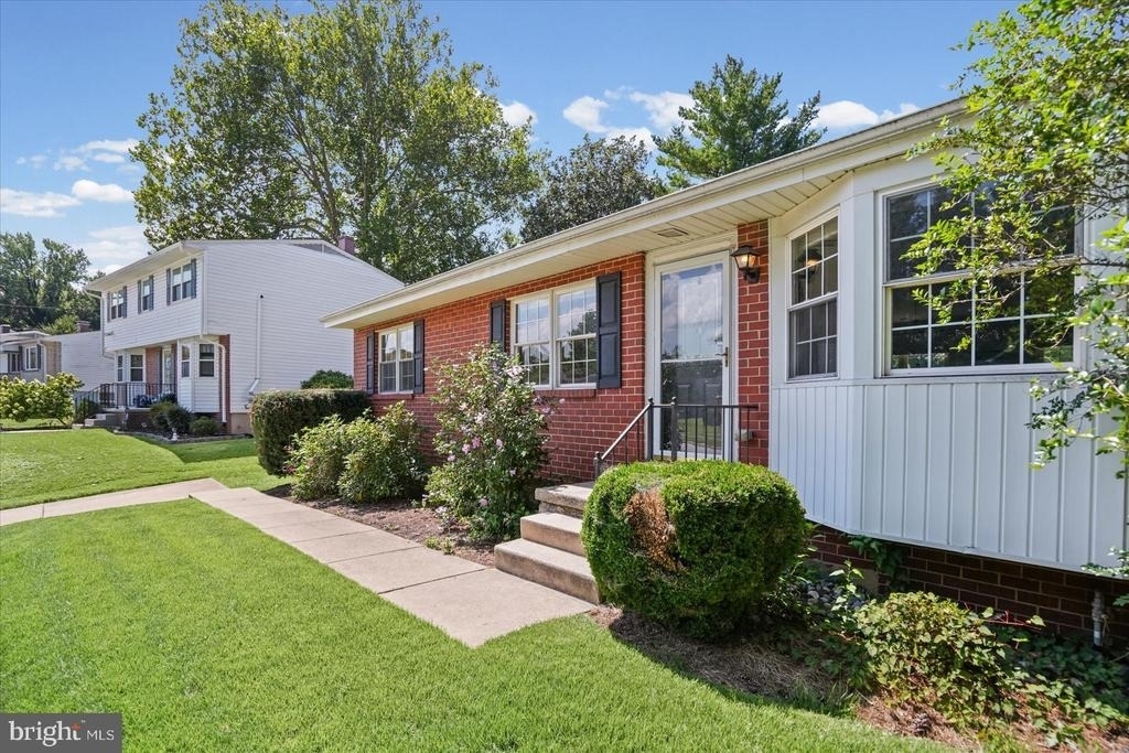 10202 Daventry Drive - Photo 1