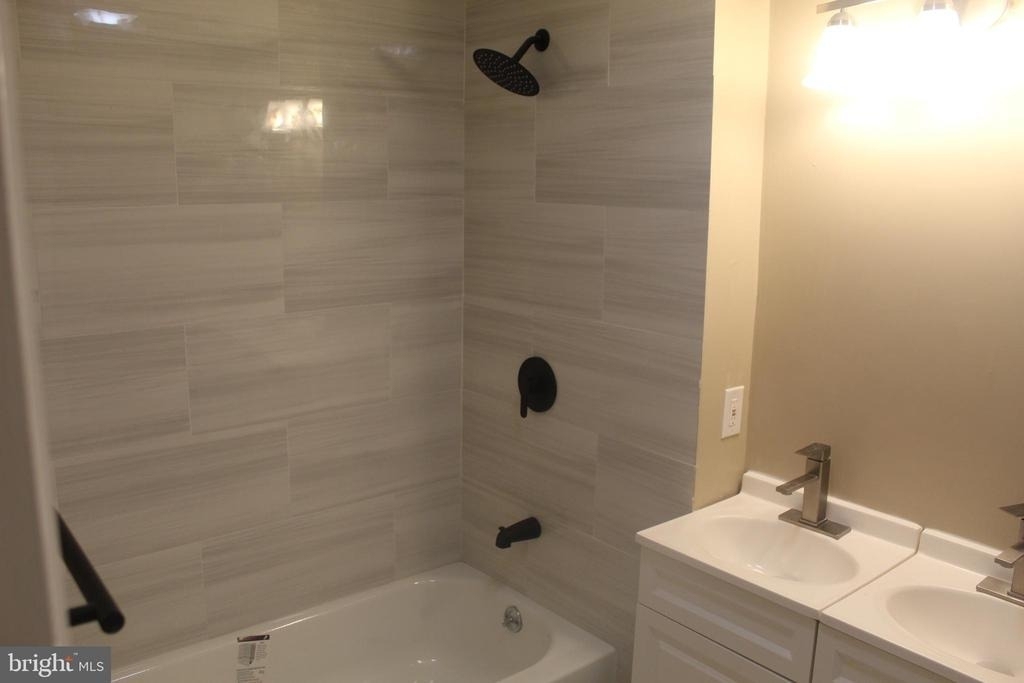 446 Goethe Street - Photo 22