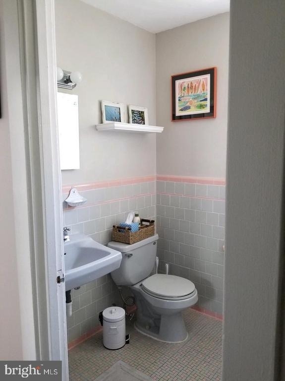 20 Locust Avenue - Photo 2