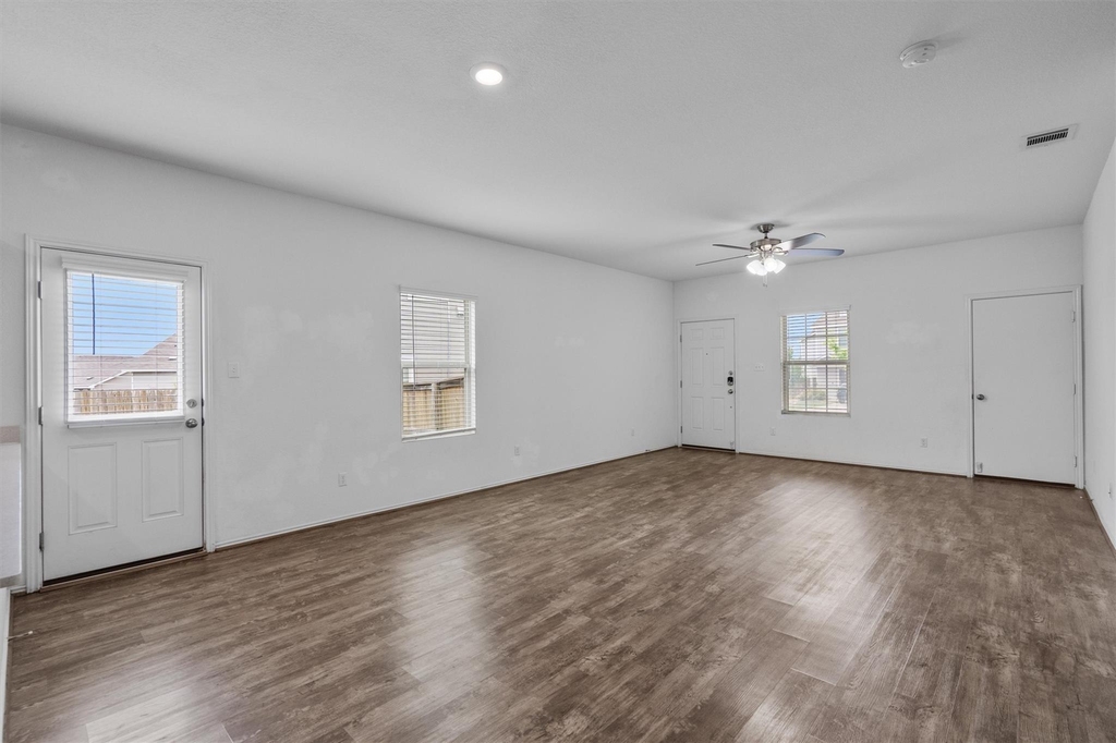 791 Circle Way - Photo 4