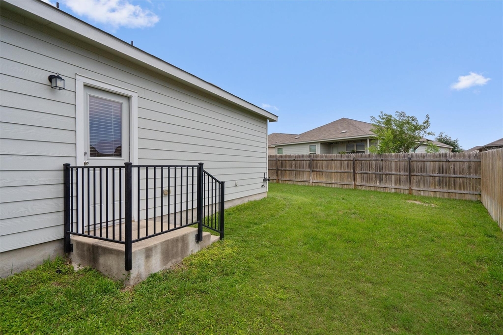 791 Circle Way - Photo 32