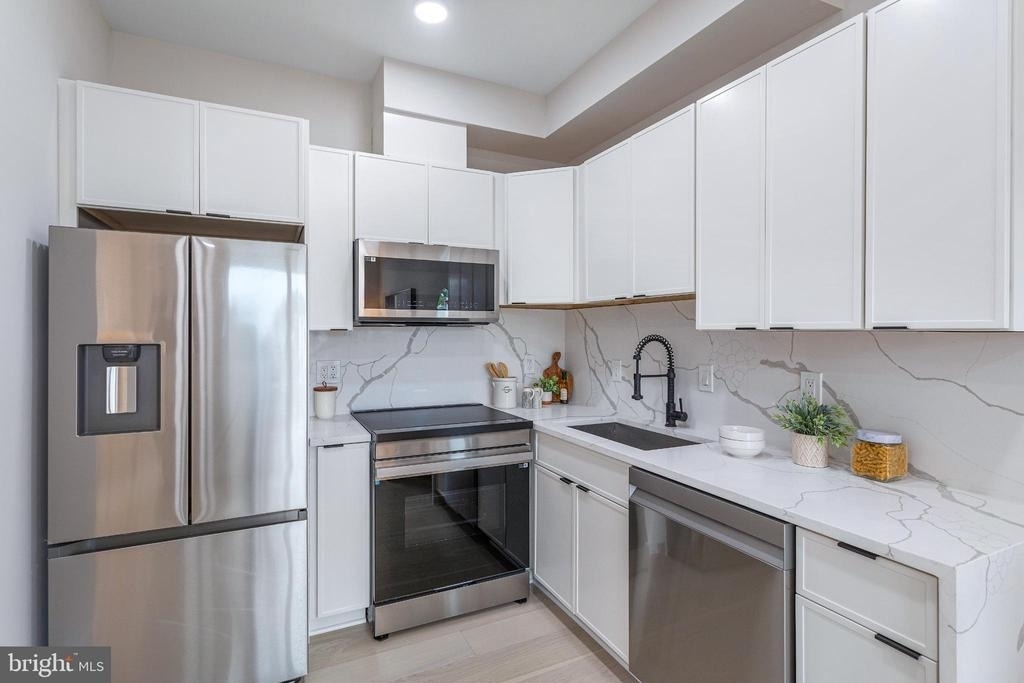 1516 East Capitol Street Ne - Photo 10