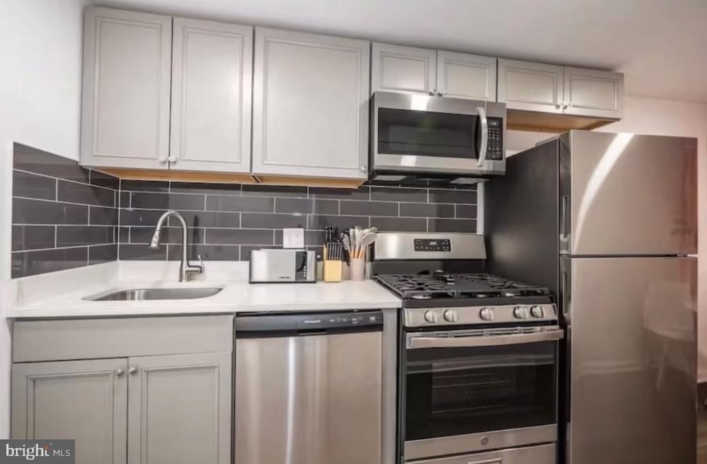 756 19th Street Ne - Photo 6