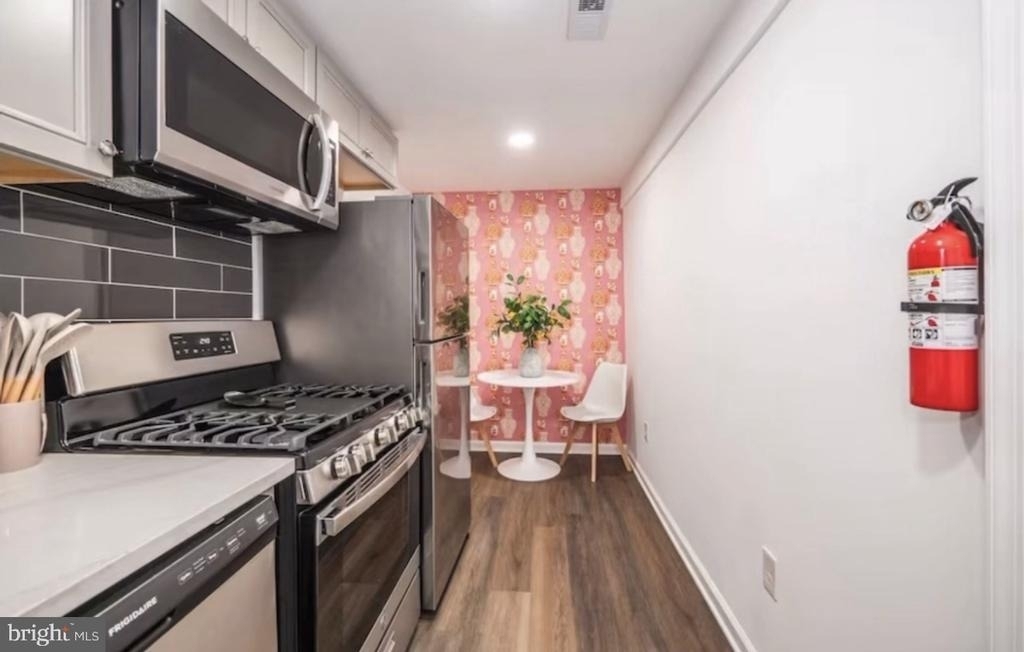 756 19th Street Ne - Photo 4