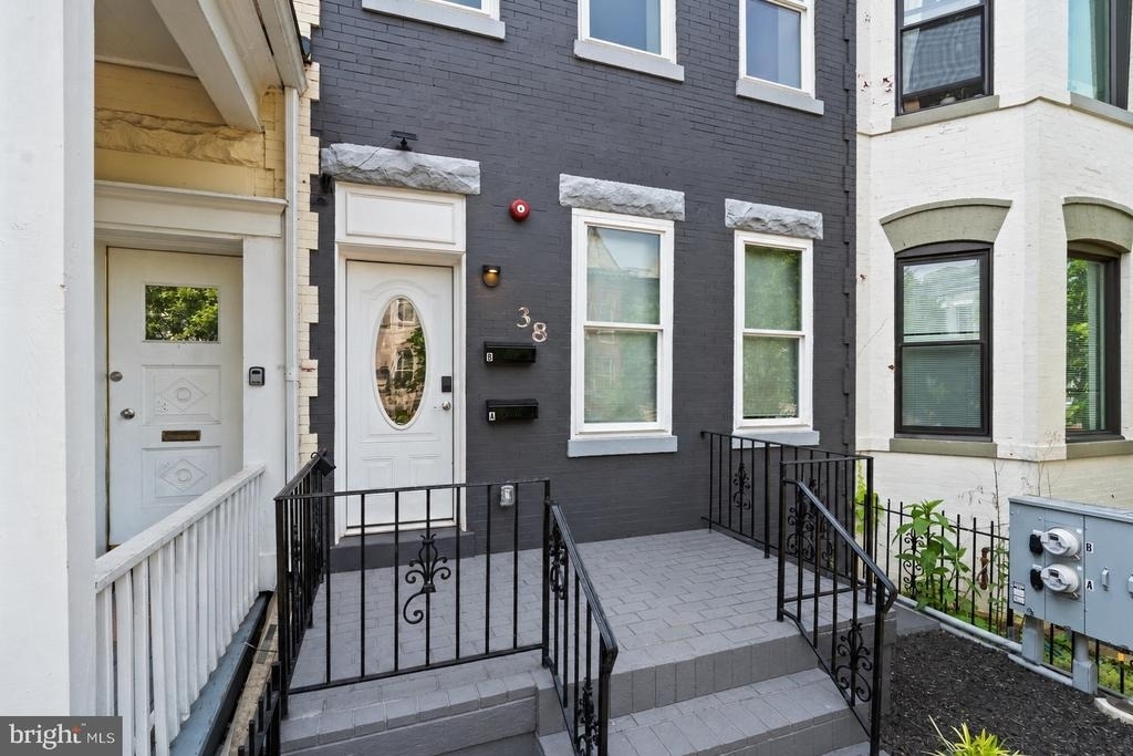 38 Randolph Place Nw - Photo 1