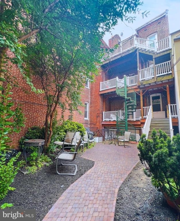 2019 O Street Nw - Photo 8
