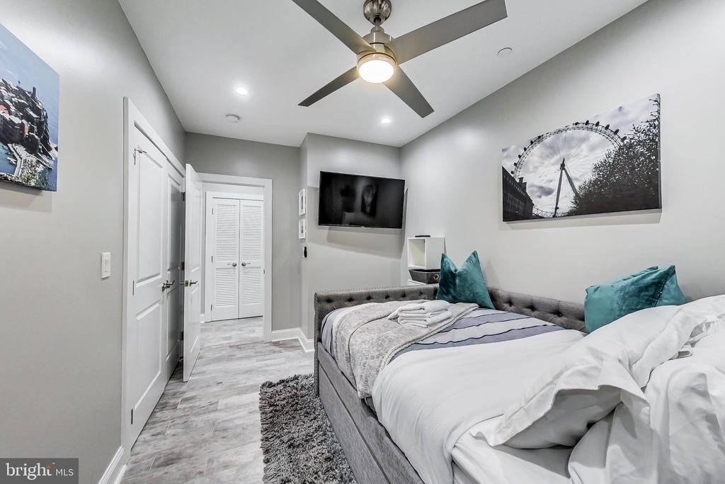 1343 Irving Street Nw - Photo 8