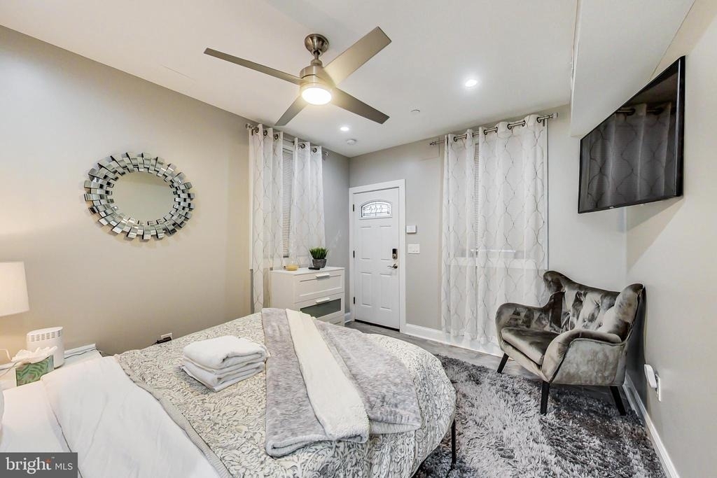 1343 Irving Street Nw - Photo 14