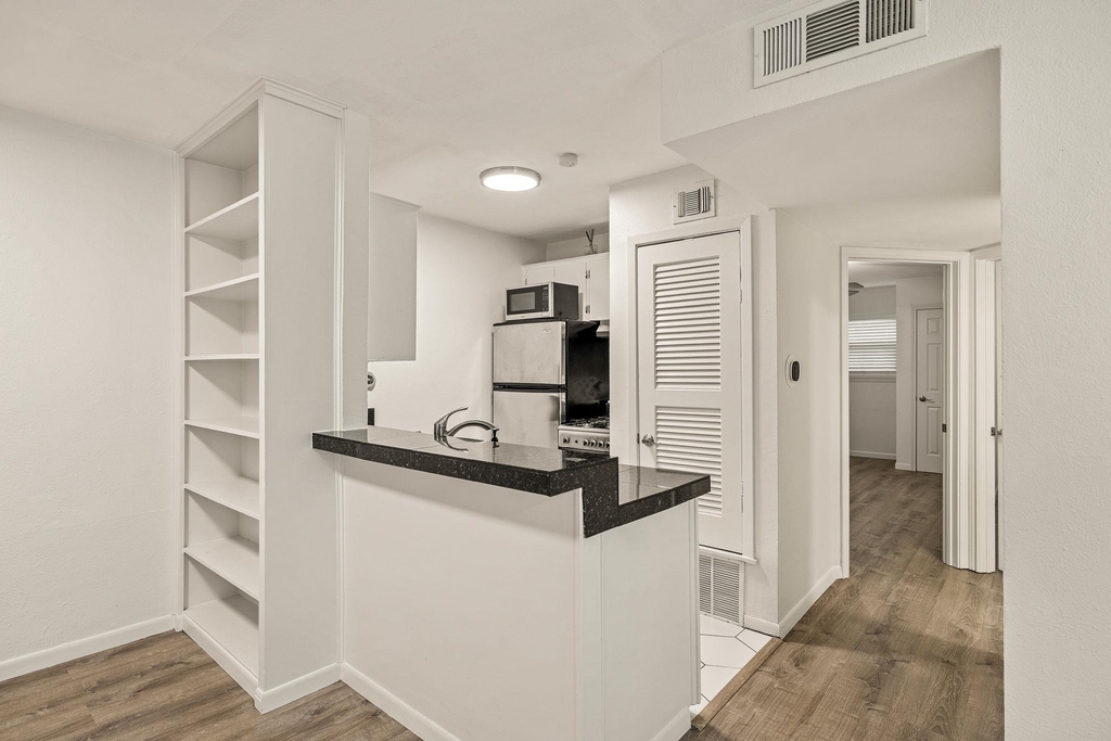 4306 Avenue A - Photo 7